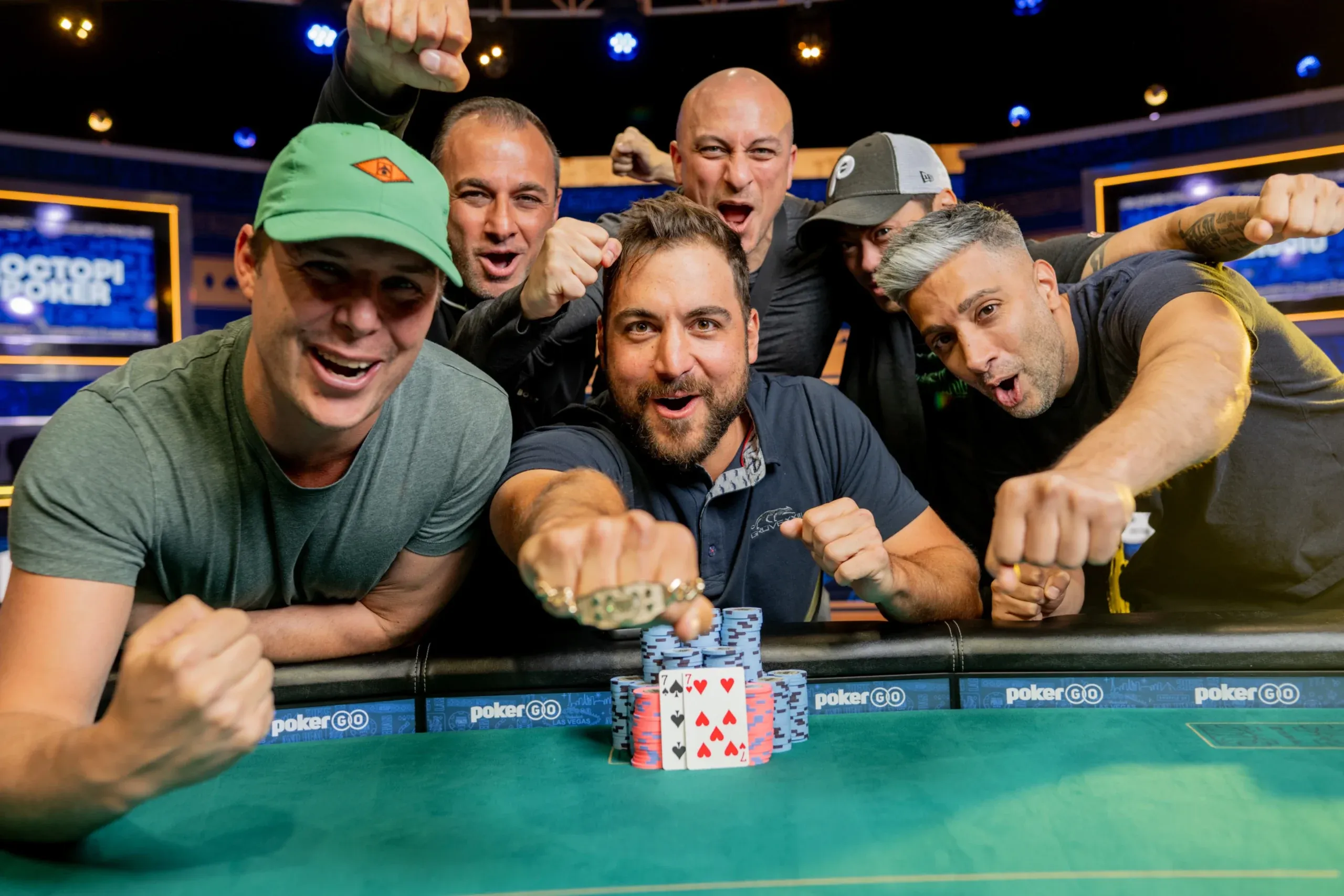 Khám phá poker là gì và tìm hiểu cách chơi poker là gì cho người mới bắt đầu