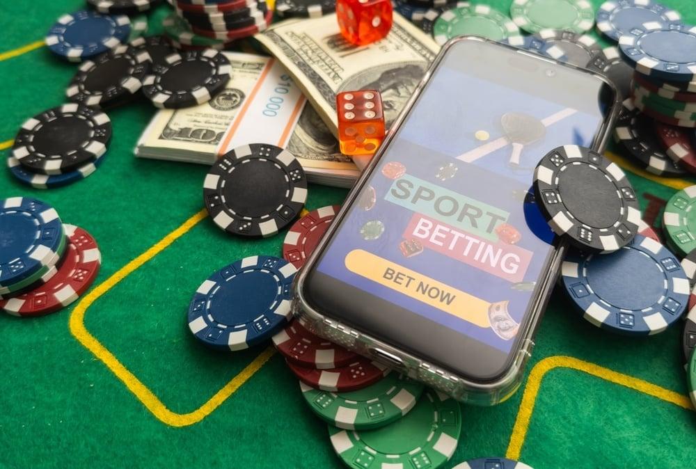 Khám phá cách chơi bài poker và những chiến thuật thắng lớn với bài poker